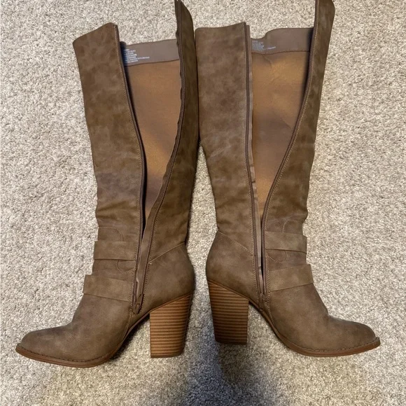 JustFab Brown Heeled Boots - Picture 6 of 6